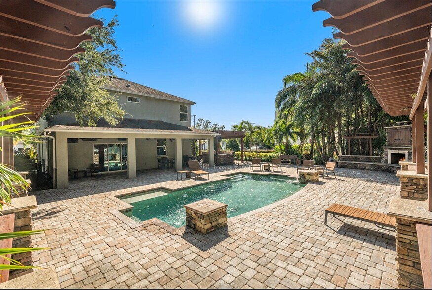 More Photos Of 5701 S Macdill Ave, Tampa Medical For Sale