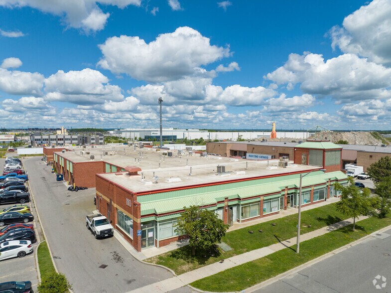 More Photos Of 110 Ironside Cres, Toronto Flex For Sale