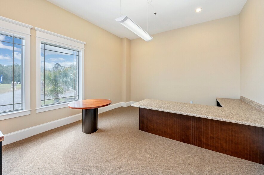 More Photos Of 3201 Heritage Plantation Blvd, Laurel Hill Office For Sale