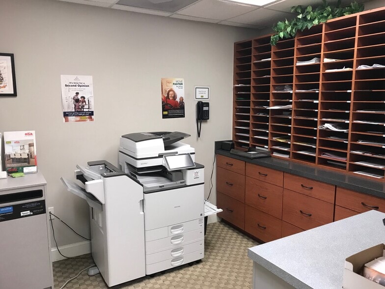 More Photos Of 4598 Broad St, Virginia Beach Office For Lease