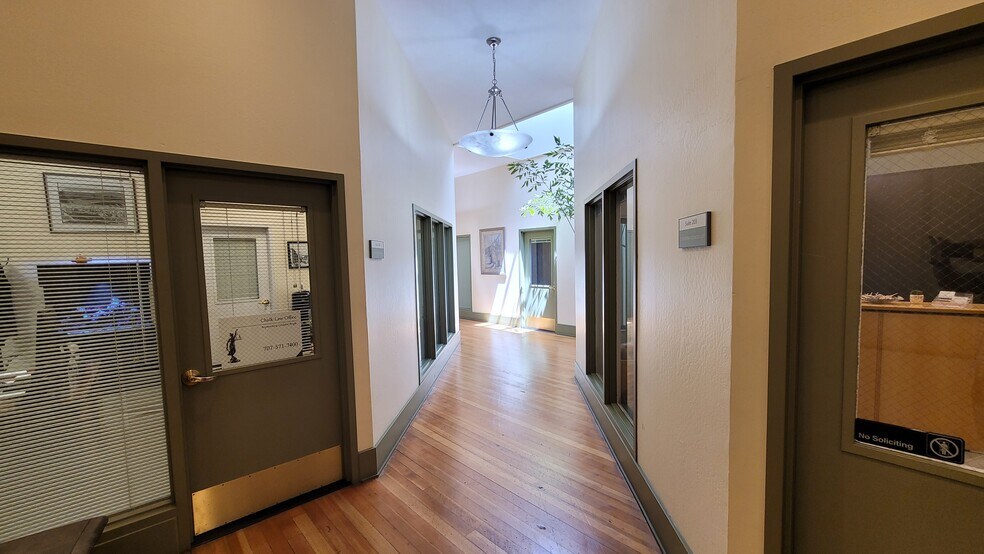 More Photos Of 613-617 4th St, Santa Rosa Office For Lease