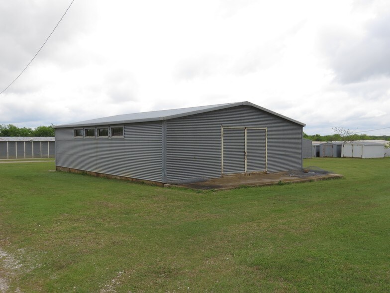 More Photos Of 3336 S Commerce St, Ardmore Self Storage For Sale