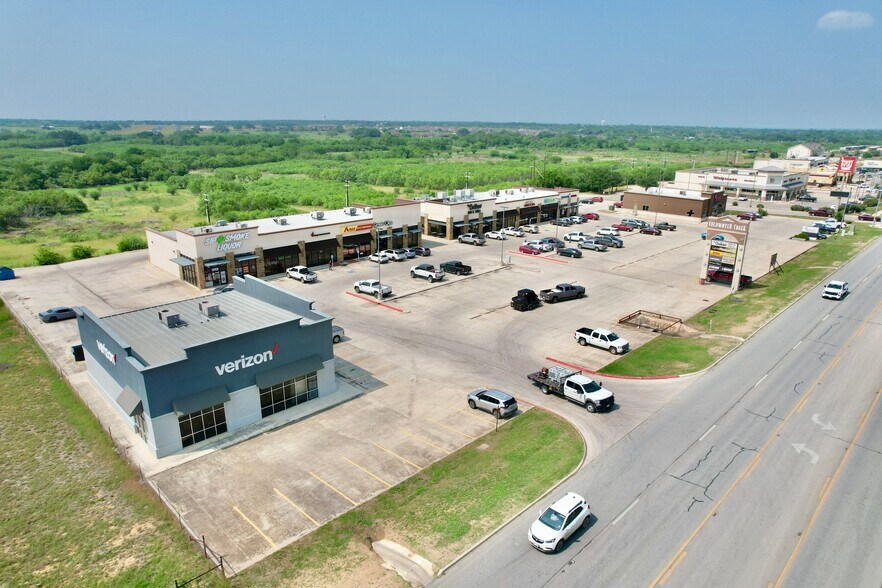 More Photos Of 2128 W Oaklawn Rd, Pleasanton Unknown For Lease