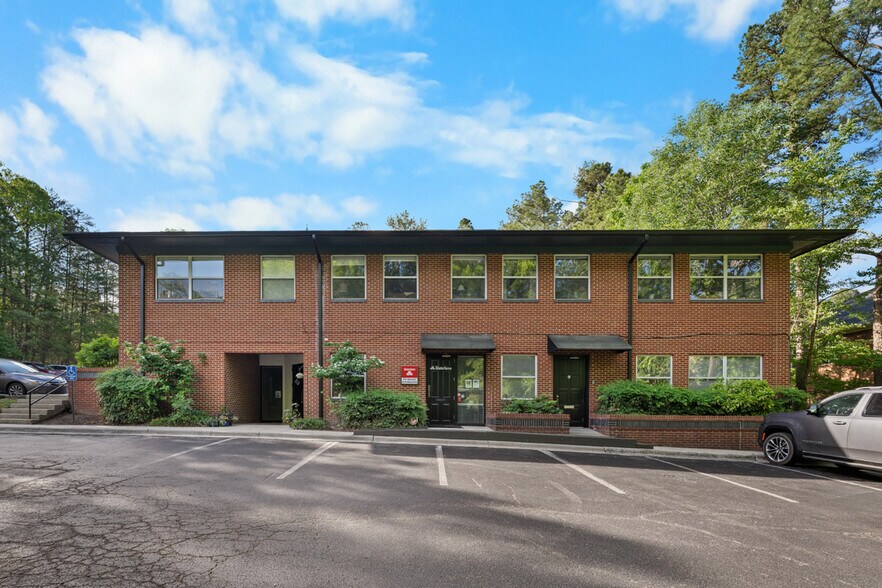 Primary Photo Of 180 Providence Rd, Chapel Hill Medical For Lease