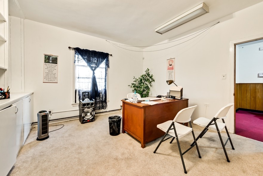 More Photos Of 4633 Wichita St, Fort Worth Religious Facility For Lease