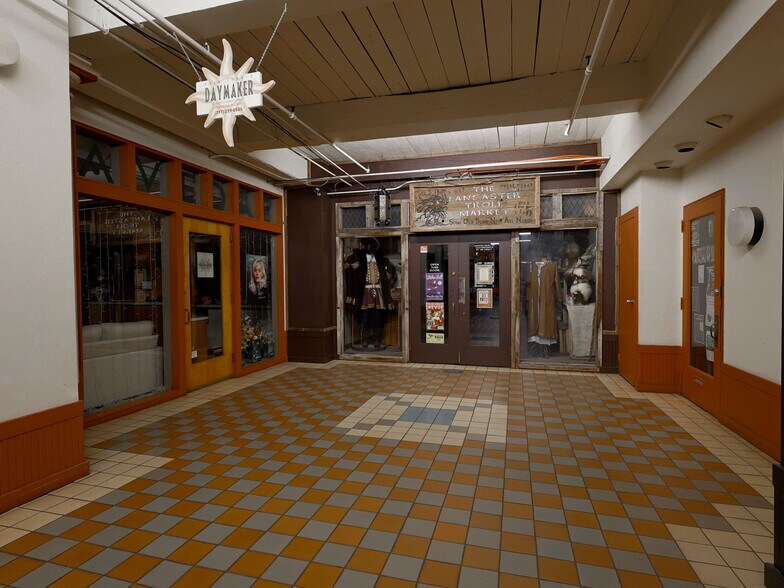 More Photos Of 44 N Queen St, Lancaster Apartments For Lease