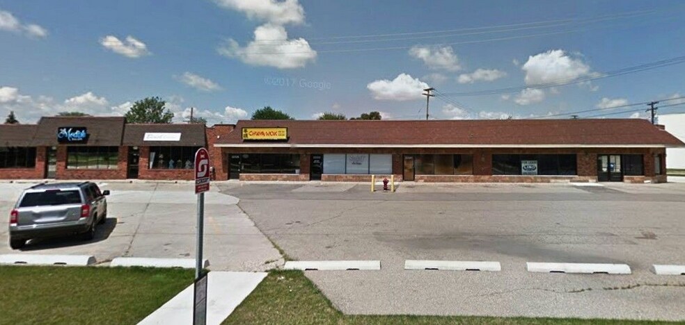 Primary Photo Of 22325-22345 Kelly Rd, Eastpointe General Retail For Lease