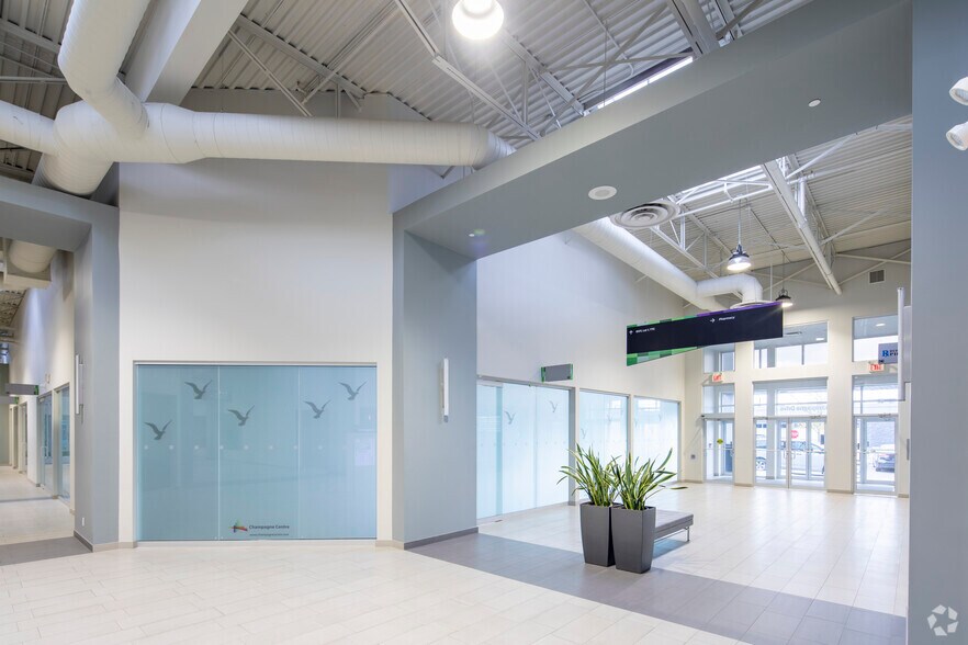 More Photos Of 2 Champagne Dr, Toronto Medical For Lease