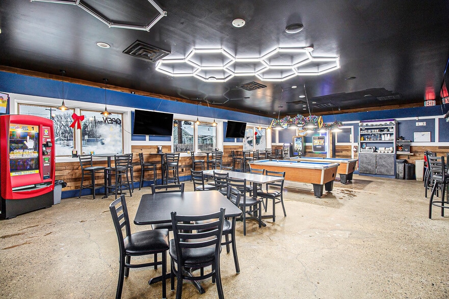 More Photos Of 5153 Fenton Rd, Flint Restaurant For Sale