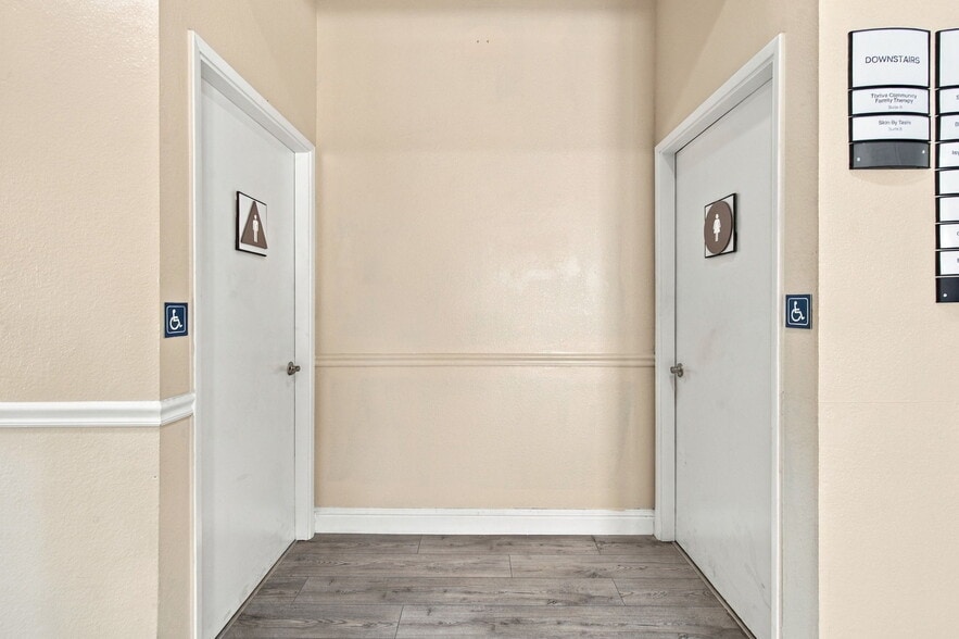 More Photos Of 403 W 11th St, Tracy Office For Sale