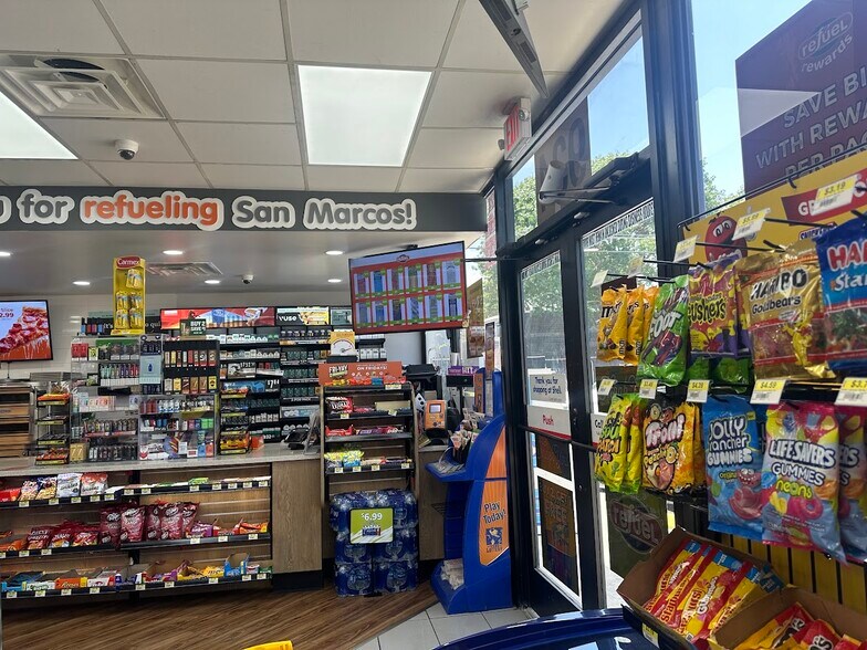 More Photos Of 1699 N I H 35, San Marcos Convenience Store For Sale
