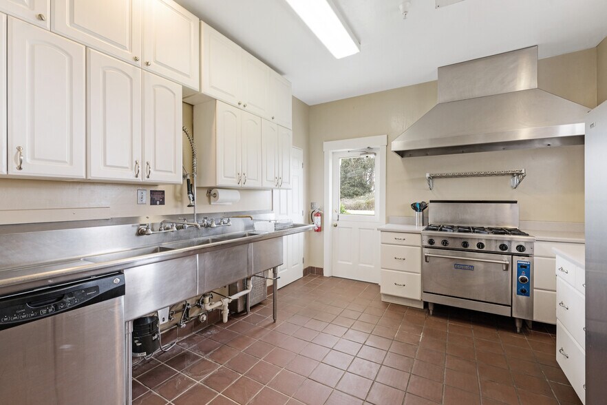 More Photos Of 1258 San Andreas Rd, La Selva Beach Hospitality For Sale