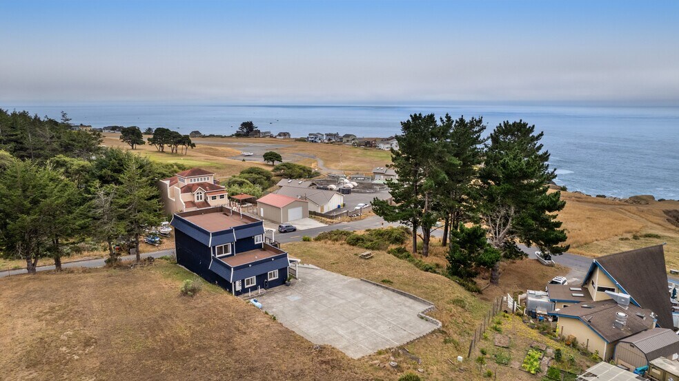 More Photos Of 129 Lower Pacific Dr, Whitethorn General Retail For Sale