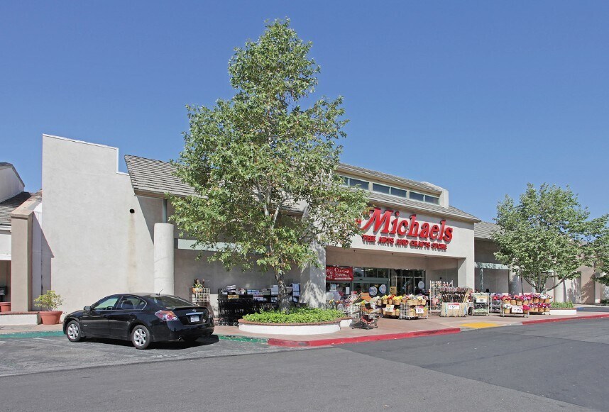 More Photos Of 27401-27511 Ynez Rd, Temecula Unknown For Lease