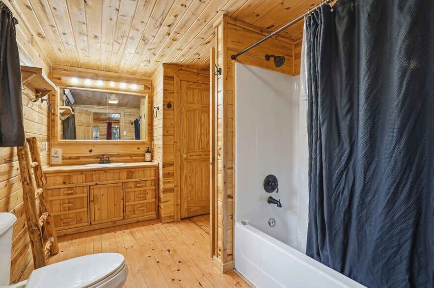 More Photos Of 21353 US HWY 385, Deadwood General Retail For Sale