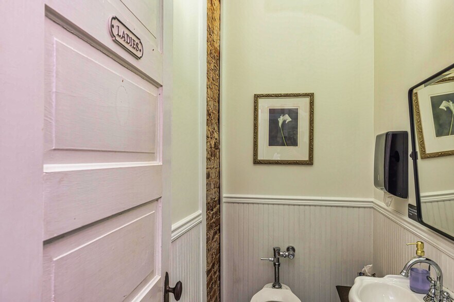 More Photos Of 252 Seavy St, Senoia Hospitality For Sale