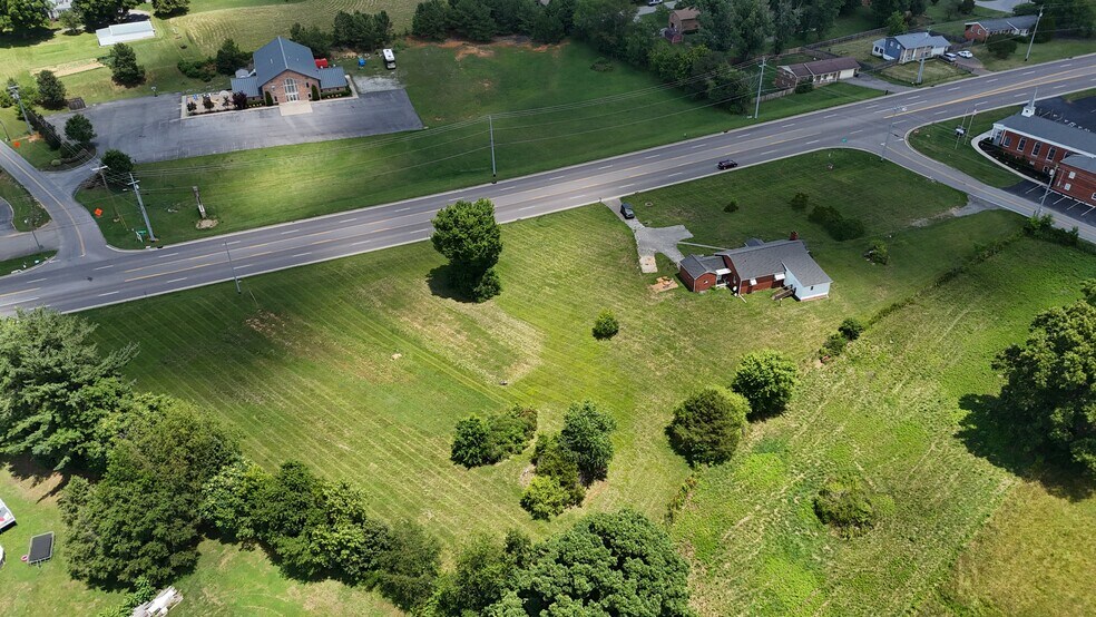 More Photos Of 5207 N Roan St, Gray Specialty For Sale