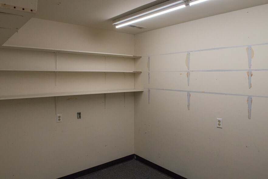 More Photos Of 435 Center St, Healdsburg Unknown For Lease