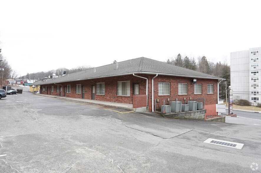 More Photos Of 558 Chase Ave, Waterbury Storefront Retail Office For Lease