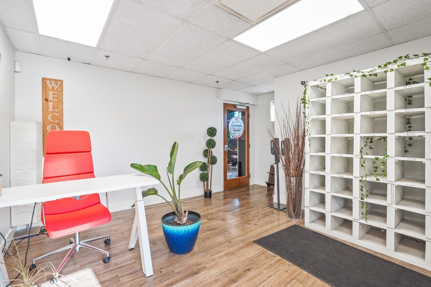 More Photos Of 2025 S High St, Columbus Office For Lease