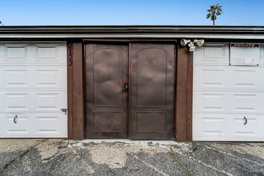 More Photos Of 2122 20th St, Santa Monica Apartments For Sale