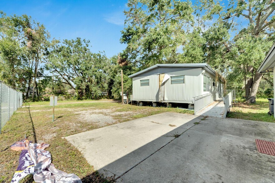 More Photos Of 3001 S Kings Ave, Brandon Religious Facility For Sale