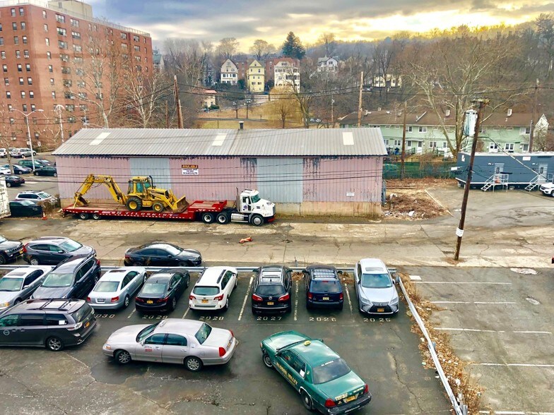 More Photos Of 29 S Depot Plz, Tarrytown Warehouse For Lease