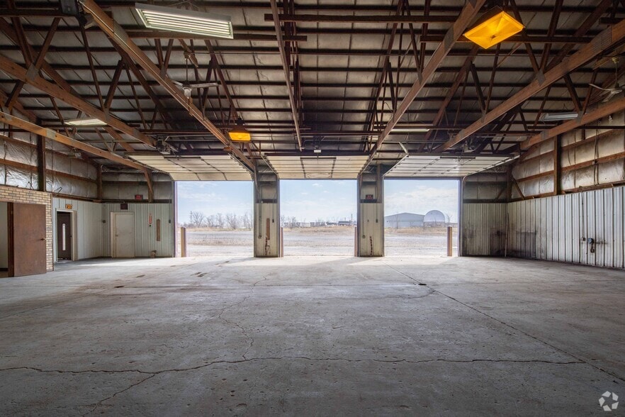 More Photos Of 3504 S Virginia, Crystal Lake Truck Terminal For Sale