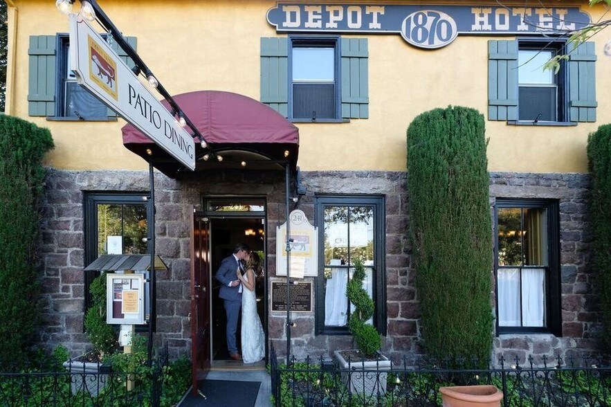 More Photos Of 241 1st St W, Sonoma Restaurant For Sale