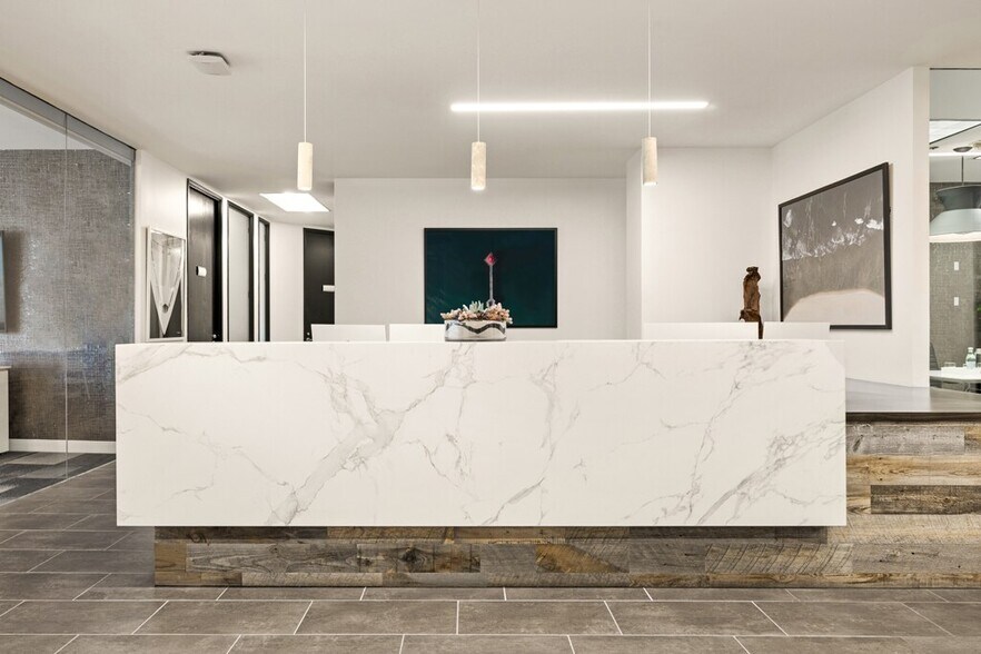 More Photos Of 17011 Beach Blvd, Huntington Beach Coworking Space