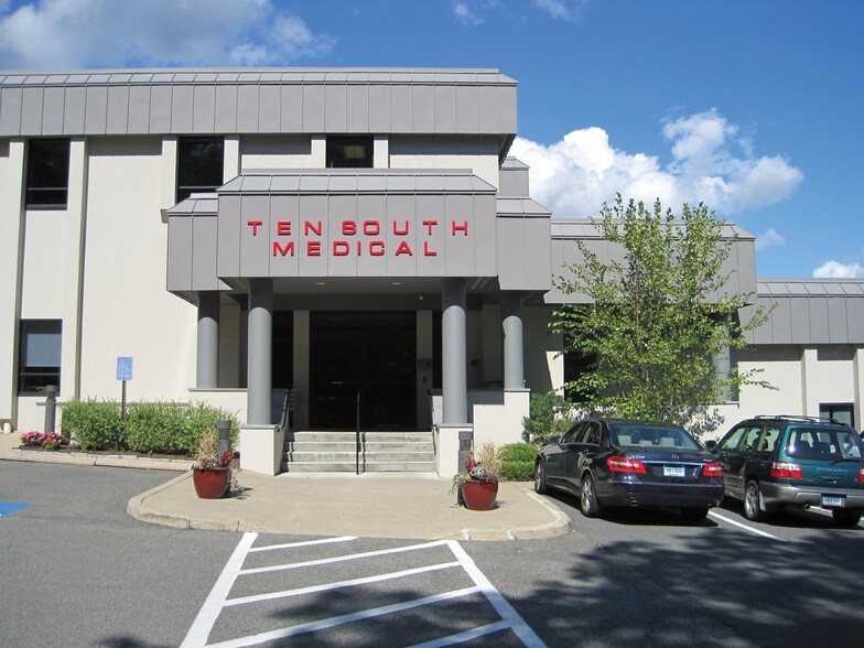 More Photos Of 10 South St, Ridgefield Medical For Lease