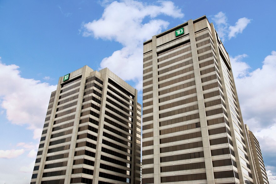 More Photos Of 380 Wellington St, London Unknown For Lease