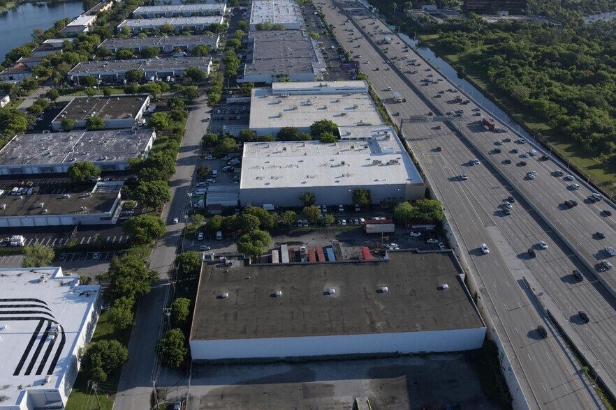 More Photos Of 1325 NW 78th Ave, Doral Warehouse For Lease