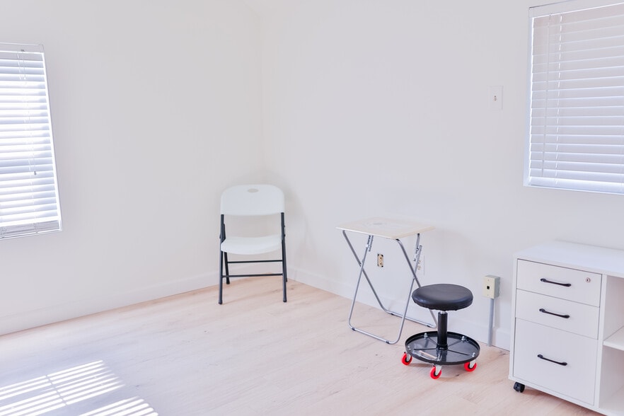 More Photos Of 16962 Manchester Rd, Grover Office For Sale