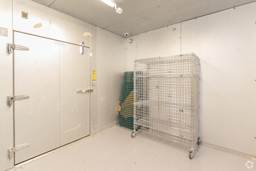 More Photos Of 2005 NW 97th Ave, Miami Freestanding For Lease