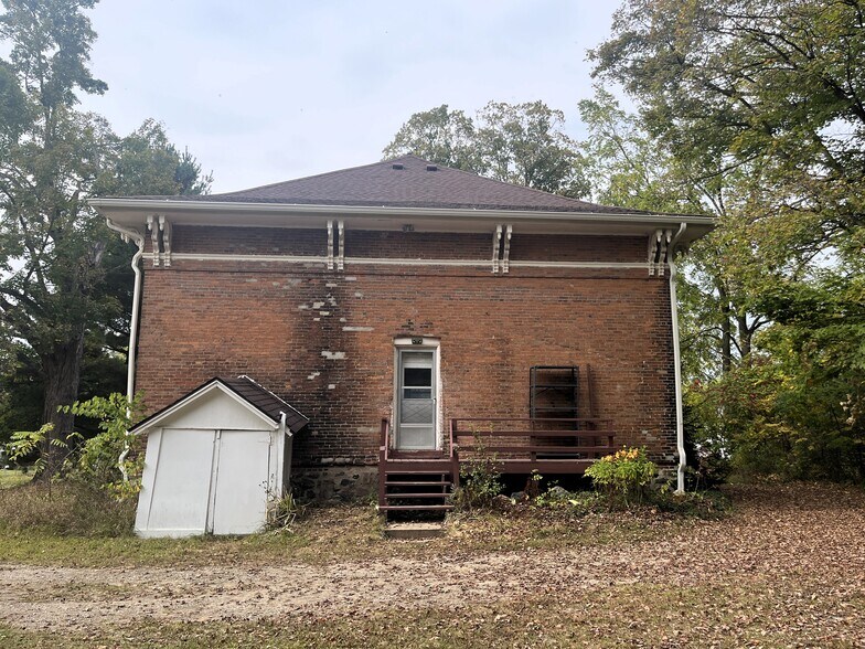 More Photos Of 17925 W Old US Highway 12, Chelsea Specialty For Sale