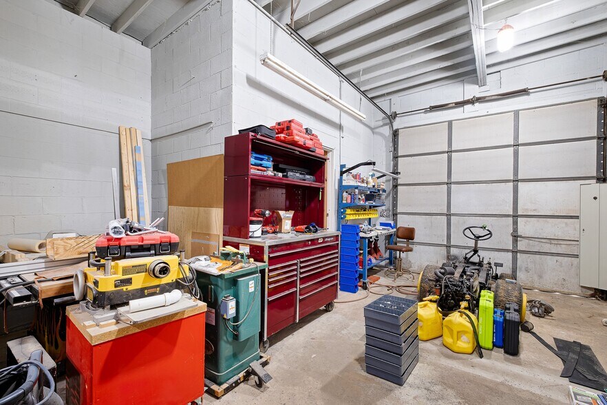 More Photos Of 2913 Creek Rd, Yorklyn Specialty For Sale