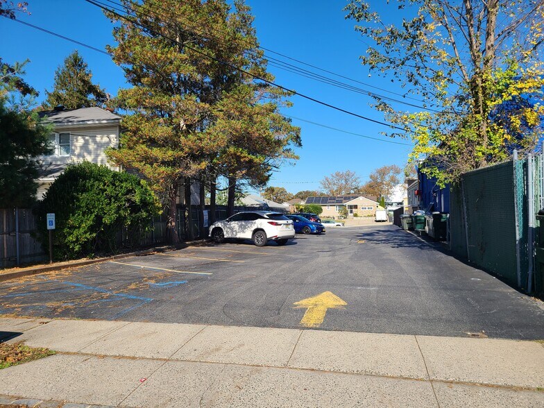 More Photos Of 1079-1083 Willis Ave, Albertson Storefront For Lease