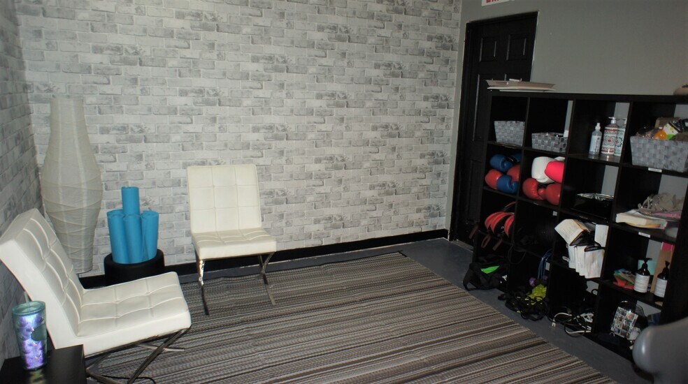 More Photos Of 134 Pembina Rd, Sherwood Park Flex For Sale