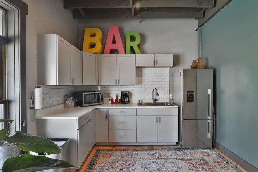 More Photos Of 57 Mill St, Columbus Storefront For Sale