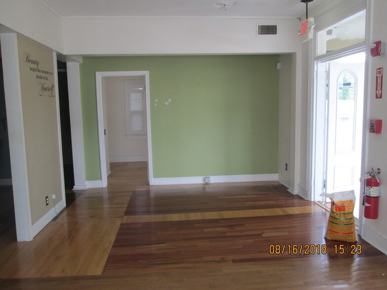 More Photos Of 642 East Ave, Warwick Storefront Retail Office For Sale