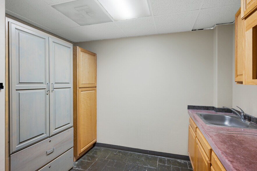 More Photos Of 3200 W Diamond St, Tucson Warehouse For Lease