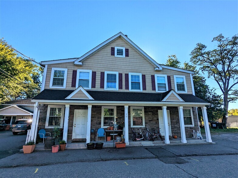 More Photos Of 10 Burnside Ave, Congers Apartments For Sale