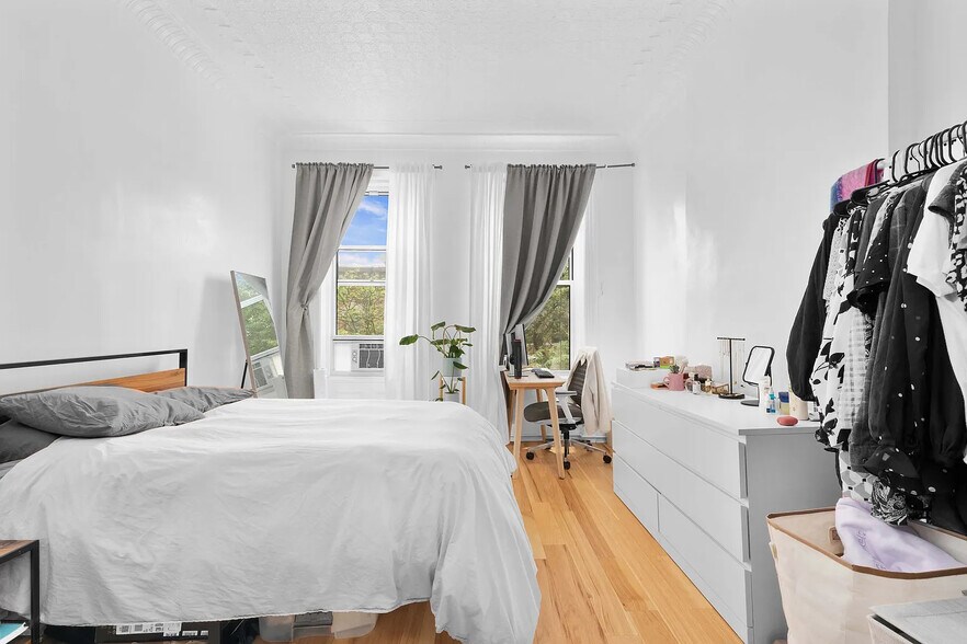 More Photos Of 181 Irving Ave, Brooklyn Storefront Retail Residential For Sale