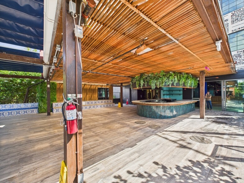 More Photos Of 2509 N Miami Ave, Miami Loft Creative Space For Lease