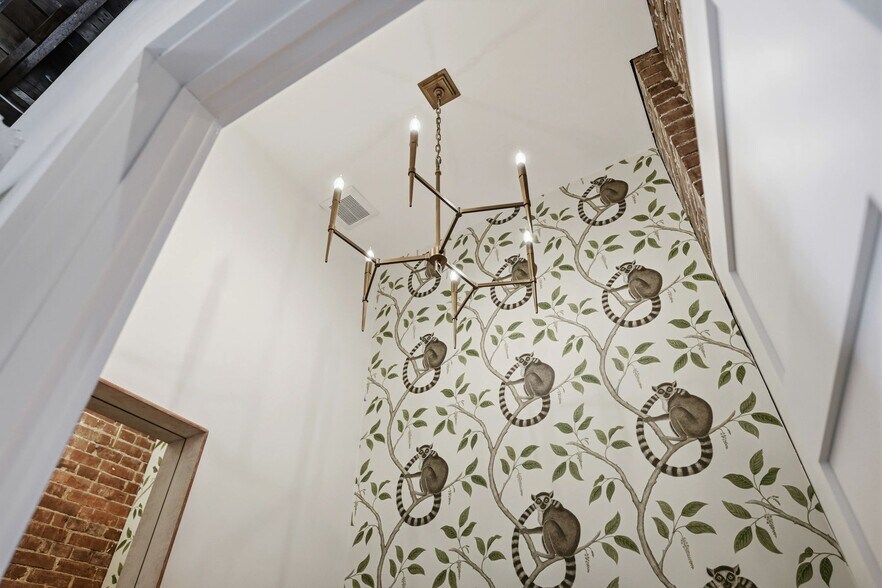 More Photos Of 443 Walnut St, Sewickley Flex For Sale