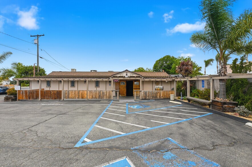 More Photos Of , Vista General Retail For Sale