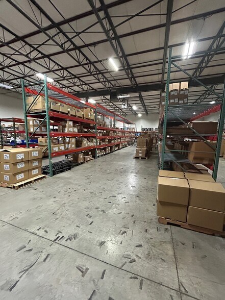 More Photos Of 355 W Boden St, Milwaukee Warehouse For Sale