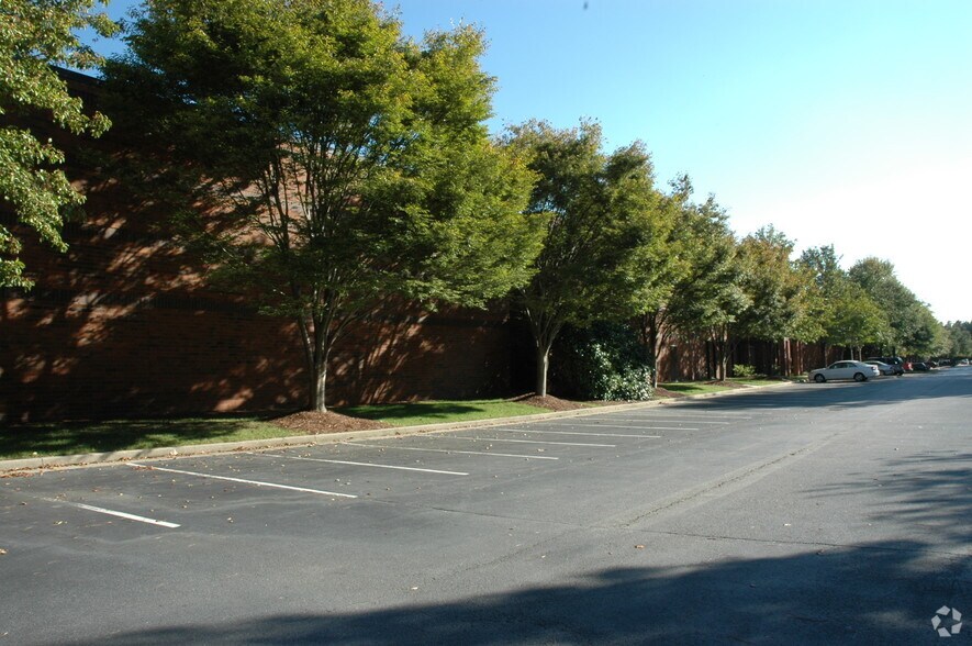 More Photos Of 8125 Troon Cir, Austell Unknown For Lease