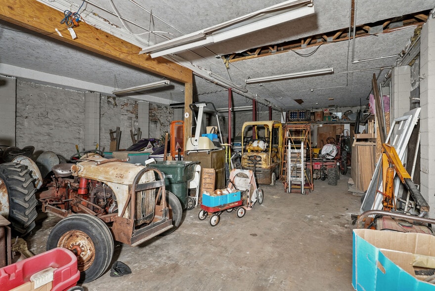 More Photos Of 45 Old Flat River, Coventry Manufacturing For Sale